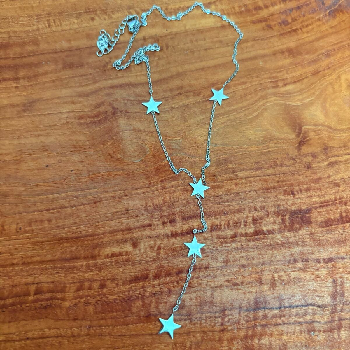 Collier étoilé argenté