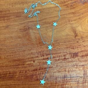 Collier étoilé argenté