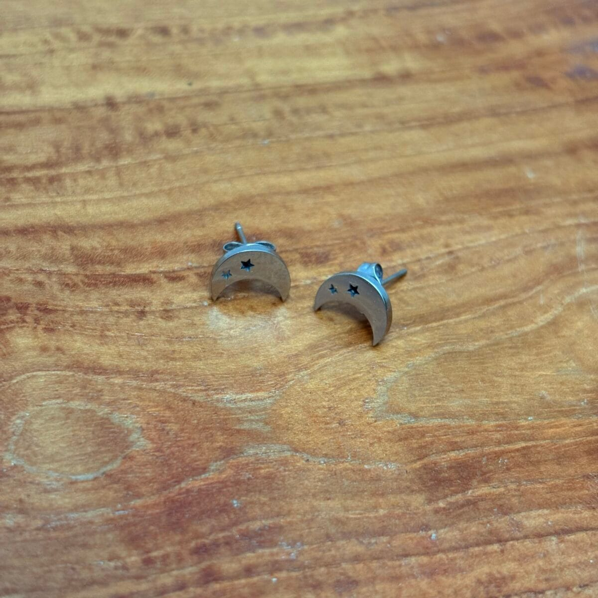 img_4076-2 Boucle d’oreille lune