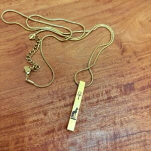 Sautoir féline sacrée