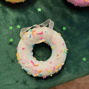 temp_image_ccad3a6f-d323-4150-a6c3-e57050bdac8f Donut de Noël à suspendre - bleu