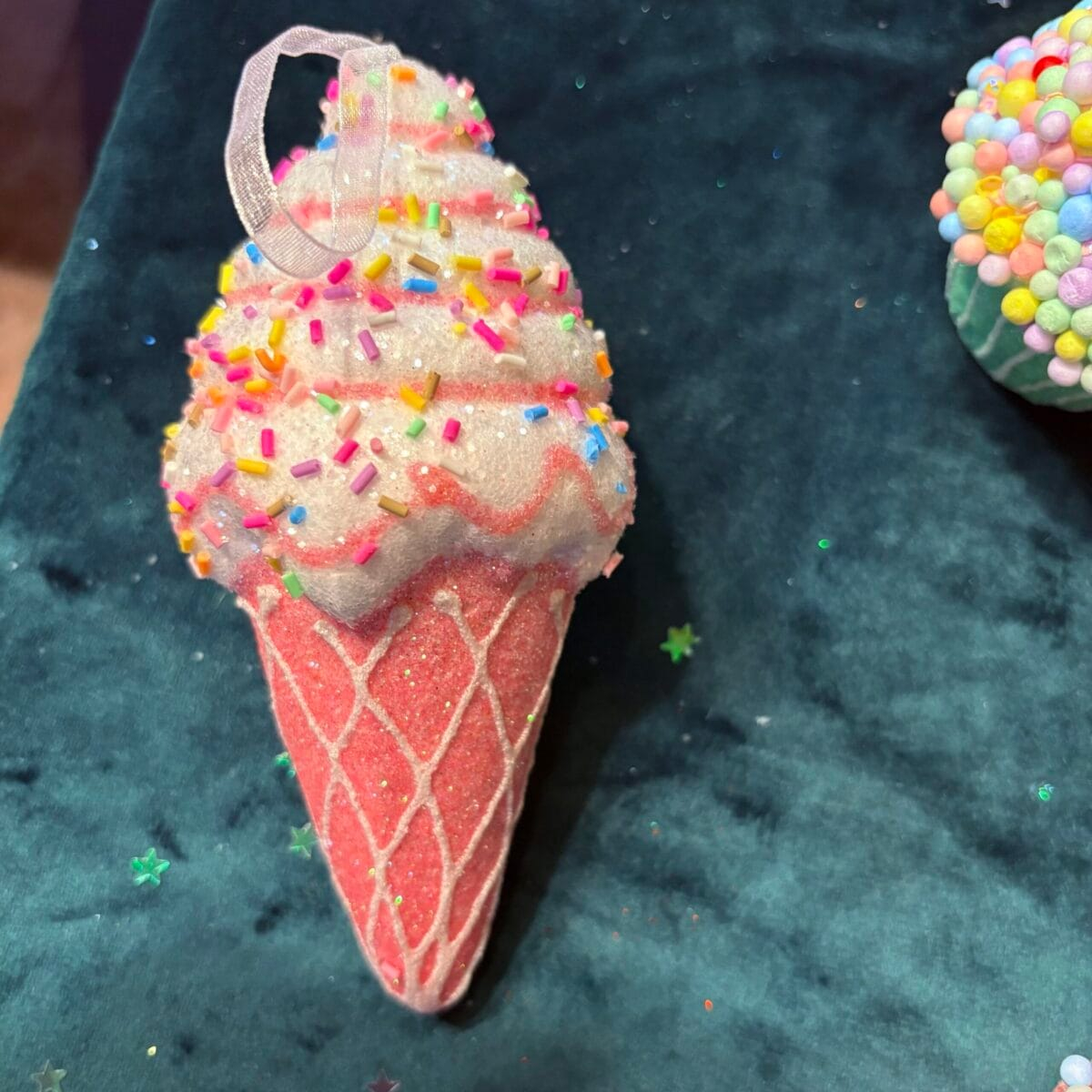 Glace à suspendre - rose