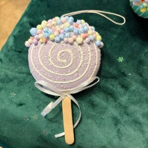 Sucette à suspendre - violette